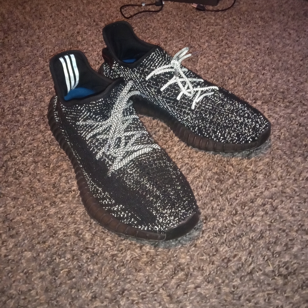 Adidas Yeezys 350 V2s